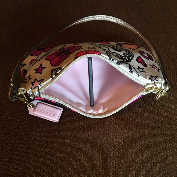 Coach Wristlet - Picture 4 of 5